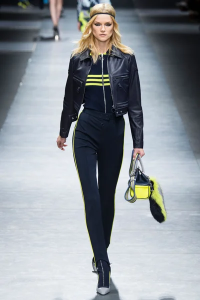 Look 26